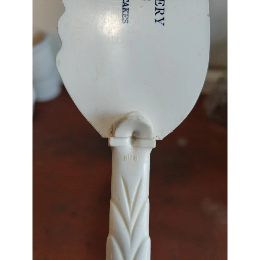 VTG Advertising Plastic Cake Server JOHNSON'S‎ BAKERY - MIRACLE MILE LOS ANGELES